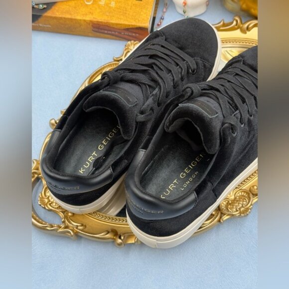 🆕 KURT GEIGER LONDON 🧿 NWOB Laney Black Velvet Low Top Sneaker, Sz 37 US 7 - Picture 9 of 12